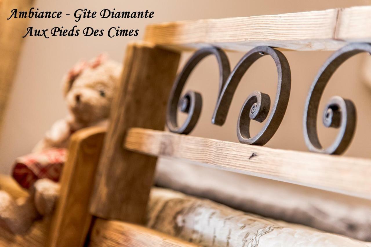 Aux Pieds Des Cimes Apartment ลาปลาญ ภายนอก รูปภาพ